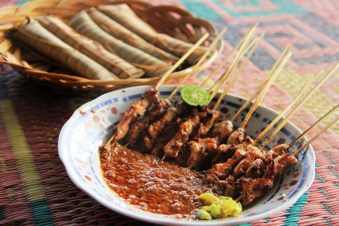sate bulayak (Copy), 1. Ayam Taliwang, 2. Nasi Balap Puyung, 3. Nasi Campur, 4. Sate Rembiga, 5. Plecing Kangkung, 7. Sate Bulayak, 8. Bebalung, 9. Lupis, 10. Beberuk Terong