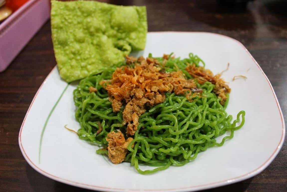 Mi Hijau (Copy), 1. Roti Mantau, 2. Amplang Kuku Macan, 3. Kepiting Saus Dandito, 4. Kepiting Lada Hitam, 5. Peyek Kepiting, 6. Nasi Bakar Seafood, 7. Mi Hijau, 8. Bubur Gunting, 9. Pisang Gapit, 10. Onde-Onde Ubi Ungu