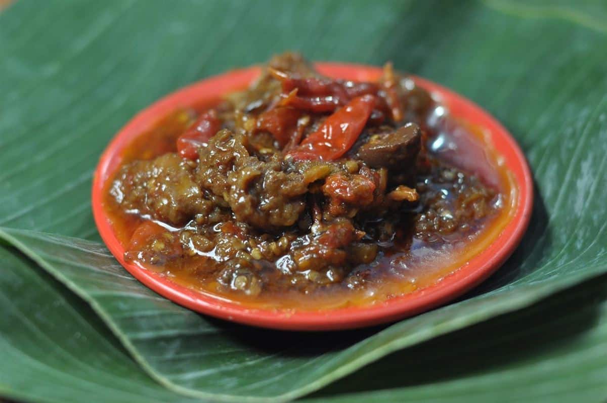 Oseng-oseng Mercon, 1. Gudeg, 2. Krecek, 3. Sate Klatak, 4. Oseng-oseng Mercon, 5. Tiwul, 6. Walang Goreng, 7. Jadah Tempe, 8. Mie Pentil, 9. Angkringan, 10. Bakpia Pathuk