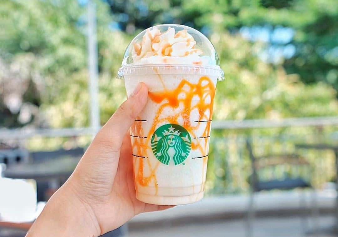 Butterbeer Frappuccino, 1. Butterbeer Frappuccino, 2. Nutella Frappuccino, 3. Orange Drink, 4. Ariana Grande Frappuccino, 5. Raspberry Cheesecake Latte, 6. Matcha Pink Drink, 7. Chocolate Macchiato, 8. Red Velvet Frappuccino, 9. Purple Drink, 10. Banana Split Frappuccino
