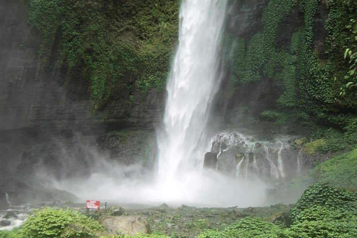 Coban Cinde, 1. Coban Canggu, 2. Air Terjun Kapas Biru, 3. Air Terjun Tirtosari Sarangan, 4. Air Terjun Goa Luweng, 5. Coban Cinde, 6. Air Terjun Watu Lawang, 7. Coban Talun, 8. Tumpak Sewu, 9. Air Terjun Tirto Galuh, 10. Coban Pelangi