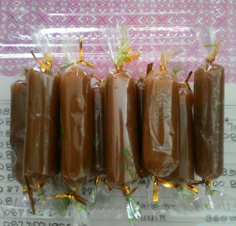 Dodol Kedondong (Copy), 1. Bolu Kemojo, 2. Dodol Kedondong, 3. Keripik Nanas, 4. Lopek Bugi, 5. Pastel Ikan Patin, 6. Salai Ikan Patin, 7. Roti Jala, 8. Kacang Pukul, 9. Kue Bangkit, 10. Peyek Jangkrik