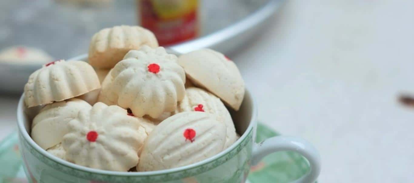 Kue Bangkit (Copy), 1. Bolu Kemojo, 2. Dodol Kedondong, 3. Keripik Nanas, 4. Lopek Bugi, 5. Pastel Ikan Patin, 6. Salai Ikan Patin, 7. Roti Jala, 8. Kacang Pukul, 9. Kue Bangkit, 10. Peyek Jangkrik