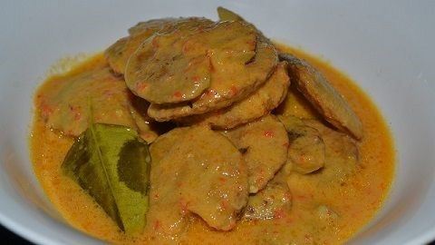 Kalio Jariang Mudo, 1. Lontong, 2. Katupek Pical (Ketupat Pical), 3. Karupuak Kuah (Kerupuk Kuah), 4. Ampiang Dadiah, 5. Cindua Langkok (Cendol Lengkap), 6. Bubua Kampiun (Bubur Kampiun), 7. Nasi Kapau, 8. Itiak Lado Mudo (Bebek Cabe Hijau), 9. Kalio Jariang Mudo (Gulai Jengkol Muda), 10. Ayam Pop