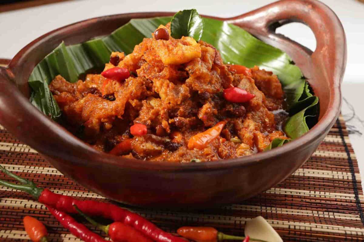 Krecek, 1. Gudeg, 2. Krecek, 3. Sate Klatak, 4. Oseng-oseng Mercon, 5. Tiwul, 6. Walang Goreng, 7. Jadah Tempe, 8. Mie Pentil, 9. Angkringan, 10. Bakpia Pathuk