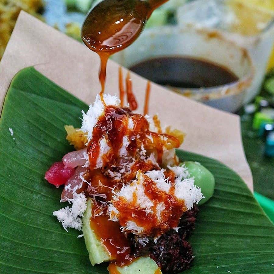 Lenjongan, 1. Nasi Liwet, 2. Serabi, 3. Selat Solo, 4. Brambang Asem, 5. Tengkleng, 6. Timlo, 7. Kupat Tahu, 8. Sate Buntel, 9. Lenjongan, 10. Wedangan