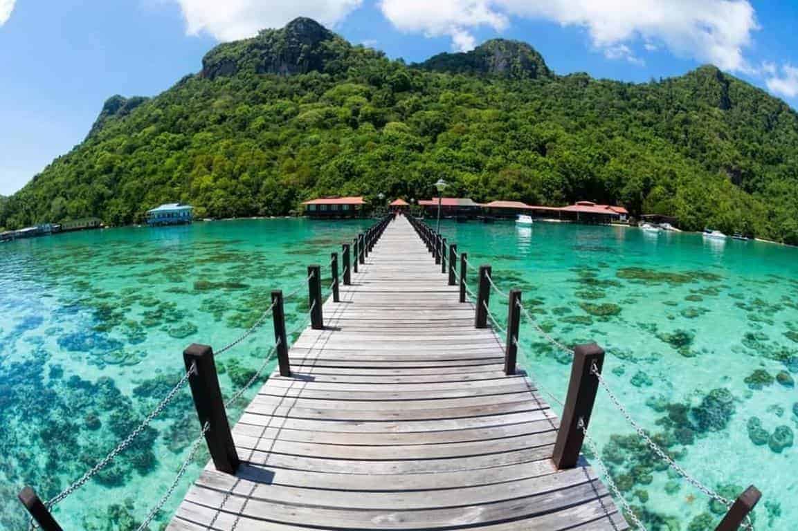 Pulau Karampuang, 1. Tanjung Ngalo Mamuju, 2. Mercusuar Sumare, 3. Pantai Manakarra, 5. Pantai Palippis, 6. Kampung Nelayan, 7. Wisata Pantai Mangrove Ampallas, 8. Puncak Mamuju City, 9. Pulau Karampuang