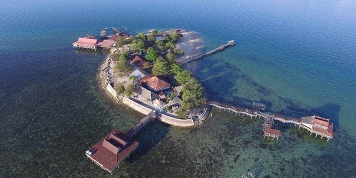 Pulau Kayangan (Copy), 1. Pantai Losari, 2. Fort Rotterdam, 3. Bugis Waterpark, 4. Trans Studio Makassar, 5. Pulau Kayangan, 6. Pelabuhan Paotere, 7. Danau Mawang, 8. Taman Maccini Sombala, 9. Museum Balla Lompoa