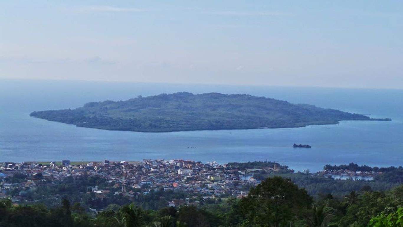 Puncak Mamuju City, 1. Tanjung Ngalo Mamuju, 2. Mercusuar Sumare, 3. Pantai Manakarra, 5. Pantai Palippis, 6. Kampung Nelayan, 7. Wisata Pantai Mangrove Ampallas, 8. Puncak Mamuju City, 9. Pulau Karampuang