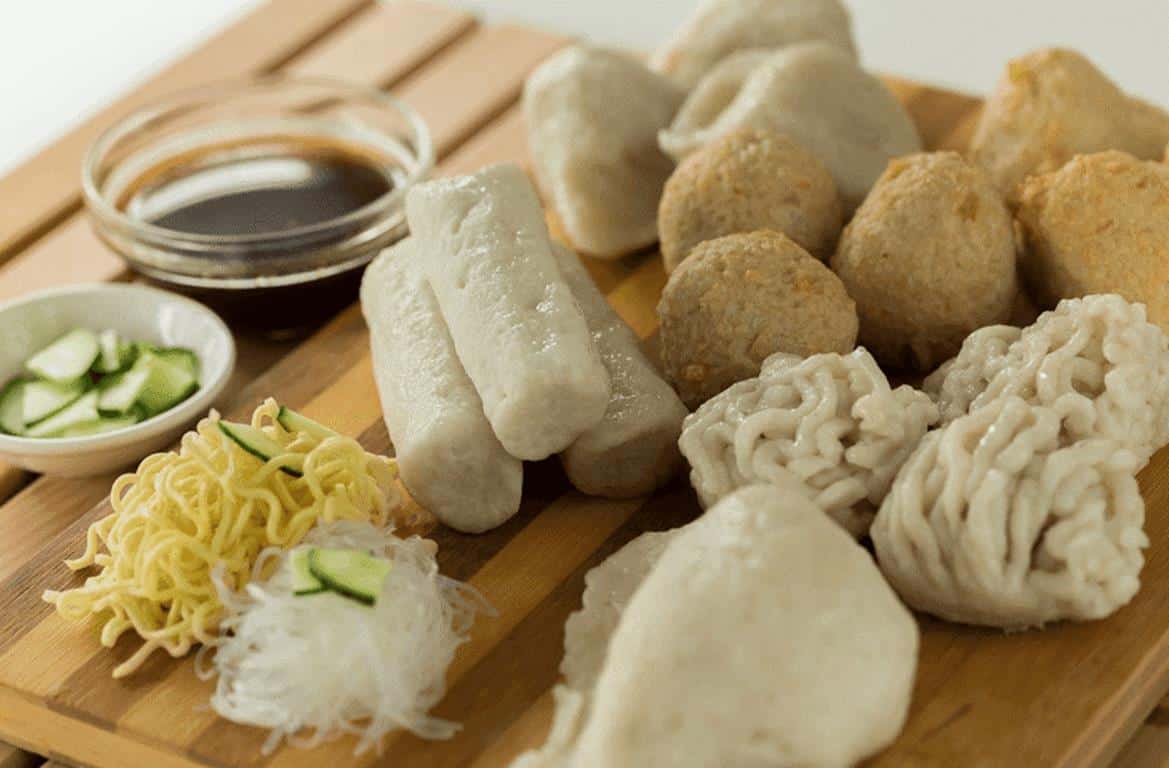 Pempek (Copy), 1. Duku Kumpeh, 2. Tempoyak Jambi, 3. Dodol Kentang, 4. Dodol Nanas, 5. Kue Srikaya, 6. Bolu Kojo, 7. Kue Padamaran, 8. Pempek, 9. Kopi AAA, 10. Batik Jambi