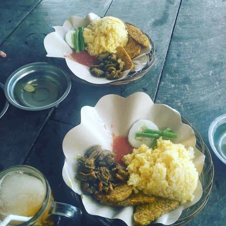 Sego Welut (Copy), 1. Jadah Tempe, 2. Sate Kelinci, 3. Sate Jaran, 4. Pepes Belut Godean, 5. Sego Welut, 6. Ayam Goreng Kalasan, 7. Kupat Gule, 8. Entok Slenget, 9. Saoto Bathok, 10. Salak Pondoh