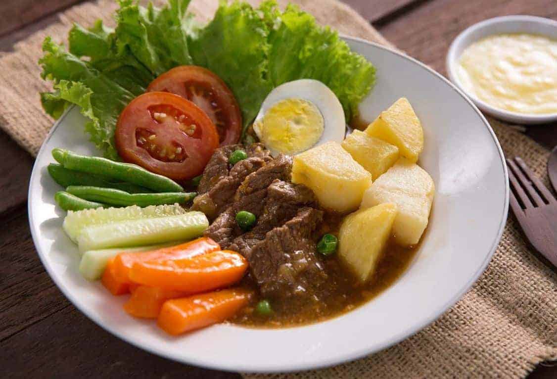 Selat Solo, 1. Nasi Liwet, 2. Serabi, 3. Selat Solo, 4. Brambang Asem, 5. Tengkleng, 6. Timlo, 7. Kupat Tahu, 8. Sate Buntel, 9. Lenjongan, 10. Wedangan
