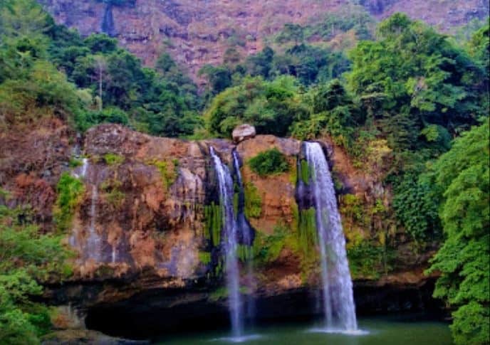 curug sodong, 1. Curug Bibijilan, 2. Curug Awang, 3. Curug Cikanteh, 4. Curug Cibeureum, 5. Curug Cimarinjung, 6. Curug Sodong, 7. Curug Cikaso