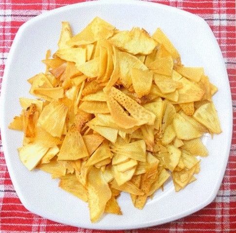 keripik sukun oleh-oleh khas tasikmalaya, 1. Kelom Geulis, 2. Batik Tasikmalaya, 3. Payung Geulis, 4. Kolontong, 5. Wajit Ketan, 6. Sandal Tarumpah, 7. Opak Ketan Oven, 8. Citruk, 9. Keripik Sukun, 10. Sambal Goang Kemasan