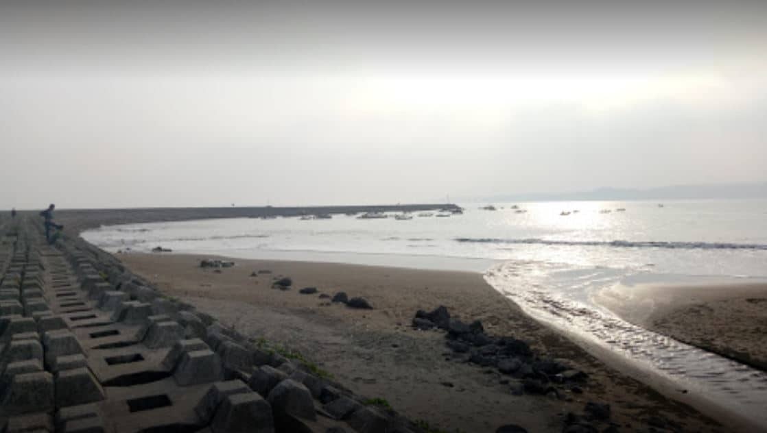 pantai batu bintang, 1. Pantai Cikembang, 2. Pantai Minajaya, 3. Pantai Cipatuguran, 4. Pantai Cicaladi, 5. Pantai Batu Bintang, 6. Pantai Geopark Ciletuh, 7. Pantai Citepus, 8. Pantai Karang Hawu