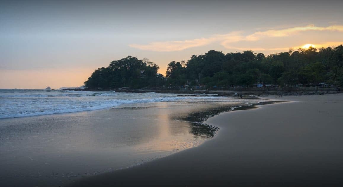 pantai karang hawu, 1. Pantai Cikembang, 2. Pantai Minajaya, 3. Pantai Cipatuguran, 4. Pantai Cicaladi, 5. Pantai Batu Bintang, 6. Pantai Geopark Ciletuh, 7. Pantai Citepus, 8. Pantai Karang Hawu