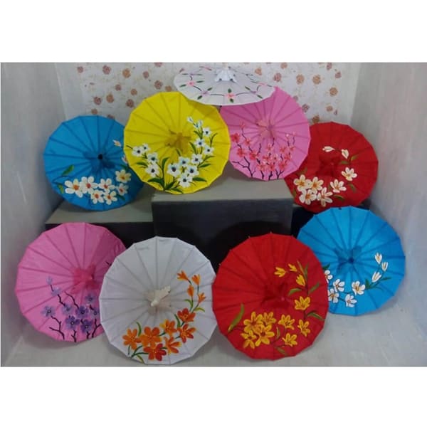 payung geulis oleh-oleh khas tasikmalaya, 1. Kelom Geulis, 2. Batik Tasikmalaya, 3. Payung Geulis, 4. Kolontong, 5. Wajit Ketan, 6. Sandal Tarumpah, 7. Opak Ketan Oven, 8. Citruk, 9. Keripik Sukun, 10. Sambal Goang Kemasan