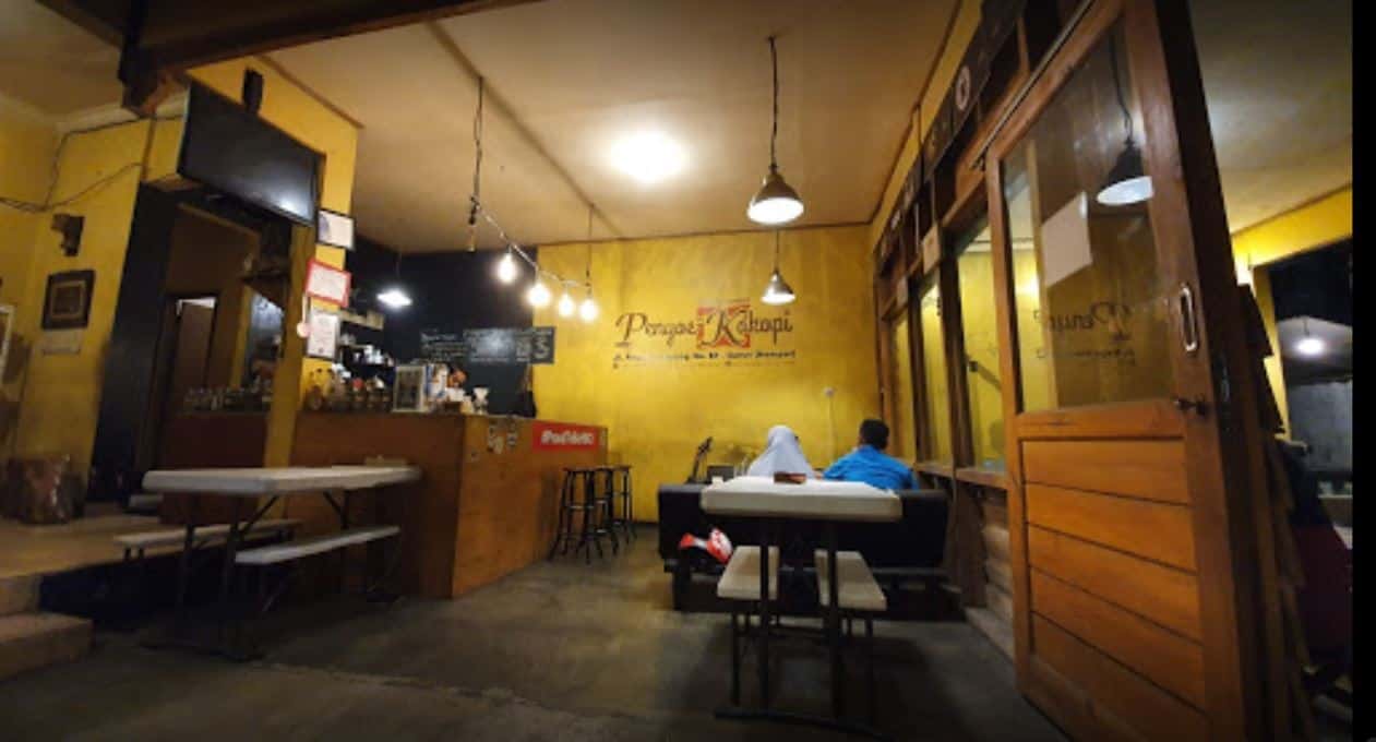 penyoe kakopi garut, 1. Kopilogi, 2. Koffie Talkie, 3. Lyfe Eatery, 4. Hangout Cafe, 5. MENUME Terrace White Cafe, 6. Mono Cafe, 7. Warkop Mang Ucup, 8. Penyoe Kakopi, 9. D' Anclom Bistro, 10. Tempat Ketiga