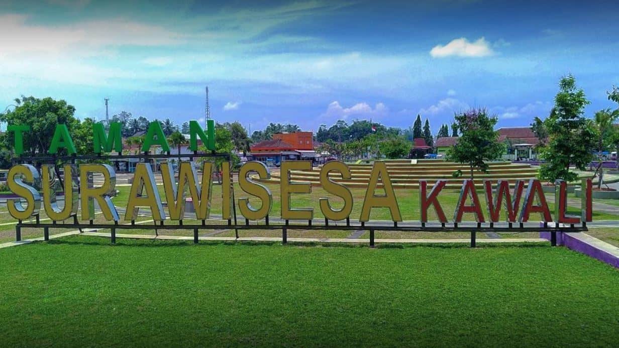tempat wisata di ciamis taman surawisesa, 1. Kampung Adat Kuta, 2. Situ Lengkong, 3. Taman Surawisesa Kawali, 4. Curug Tujuh Cibolang, 5. Wisata Alam Ciung Wanara, 6. Grand Sayang Kaak, 7. Wisata Alam Cireong Park