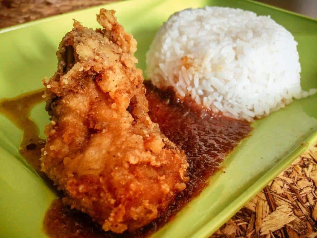 Nasi Katok, 1. Ambuyat, 2. Nasi Katok, 3. Pulut Panggang, 4. Hati Buyah, 5. Bamboo Chicken, 6. Soto Brunei, 7. Kuih Bahulu, 8. Belutak, 9. Kelupis, 10. Mie Goreng Brunei