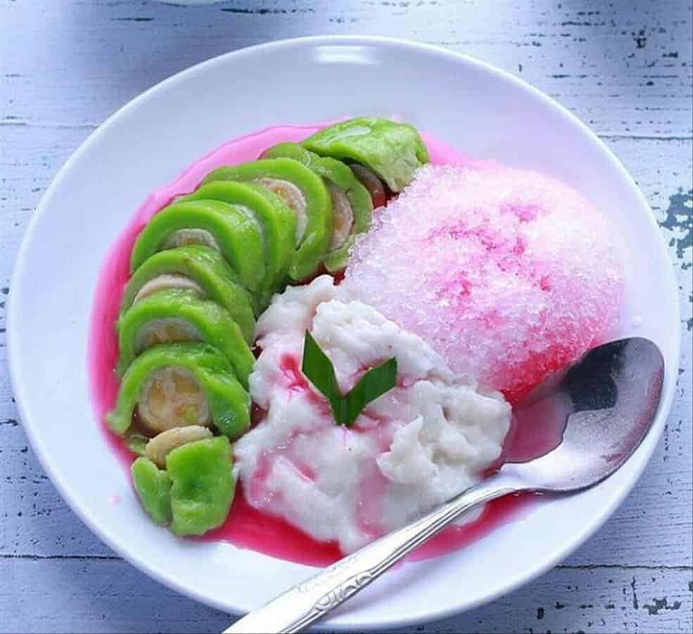 Es Pisang Ijo, 1. Es Pallu Butung, 2. Sirup Markisa, 3. Sarabba, 4. Es Pisang Ijo, 5. Kopi Susu Makassar, 6. Sirup Pisang Ambon