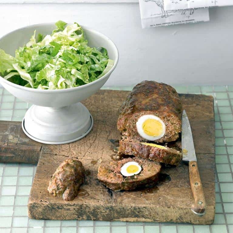 Falscher Hase (Copy), 1. Bratwurst, 2. Gulaschuppe, 3. Falscher Hase, 4. Kartoffelsalat, 5. Sauerkraut, 6. Wiener Schnitzel, 7. Apfelstrudel, 8. Bienenstich, 9. Lebkuchen, 10. Bretzel