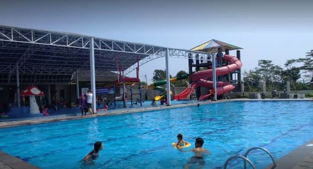 GRAGE WATERBOOM KOLAM RENANG DI MAJALENGKA, 1. Kolam Renang Surya Kadipaten, 2. Kolam Renang Tirta Indah, 3. Jembar Water Park, 4. Kolam Renang Tirta Hikmah, 5. Grage Water Boom, 6. Kolam Renang Tohaga Indah, 7. Kolam Renang dan Saung Botram Khuzama