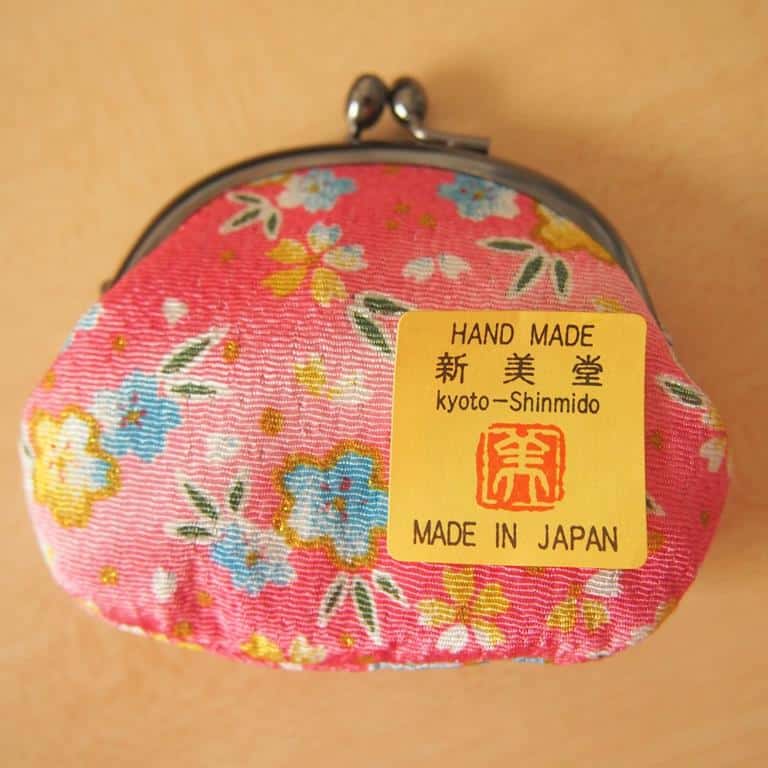 Gamaguchi (Copy), 1. Yukata, 2. Sensu, 3. Tenugui, 4. Gamaguchi, 5. Furoshiki, 6. Wagasa, 7. Shiseido Benefique, 8. Nama Chocolate, 9. Konpeito, 10. Yokan