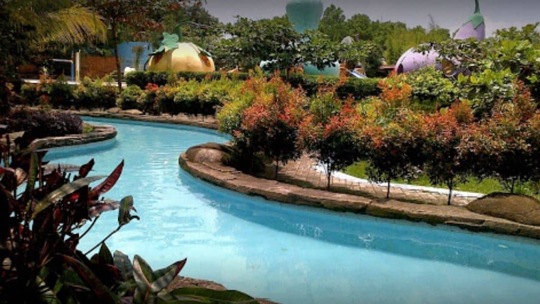 JEMBAR WATERPARK KOLAM RENANG DI MAJALENGKA, 1. Kolam Renang Surya Kadipaten, 2. Kolam Renang Tirta Indah, 3. Jembar Water Park, 4. Kolam Renang Tirta Hikmah, 5. Grage Water Boom, 6. Kolam Renang Tohaga Indah, 7. Kolam Renang dan Saung Botram Khuzama