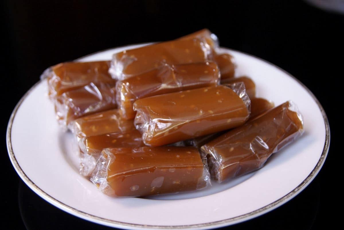 Jenang Mirah, 2. Madu Mongso, 3. Pudak, 4. Ledre, 5. Wingko Babat, 6. Jenang Mirah, 7. Opak Gambir, 8. Getuk Pisang, 9. Kue Geti, 10. Keripik Apel