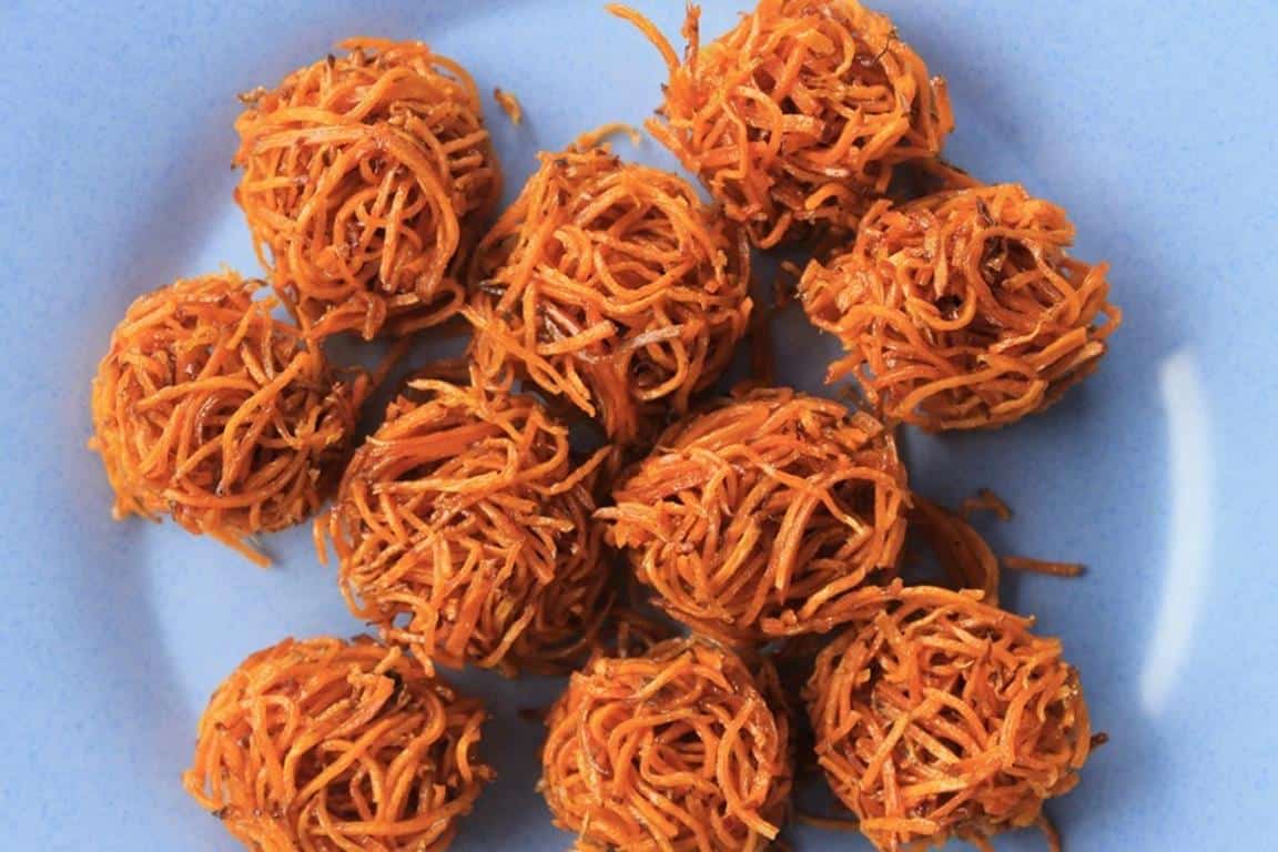 Kue Kremes (Copy), 1. Serabi/Surabi, 2. Combro, 3. Misro, 4. Bandros, 5. Nagasari, 6. Putri Noong, 7. Jalabria, 8. Gurandil, 9. Kue Kremes, 10. Burayot