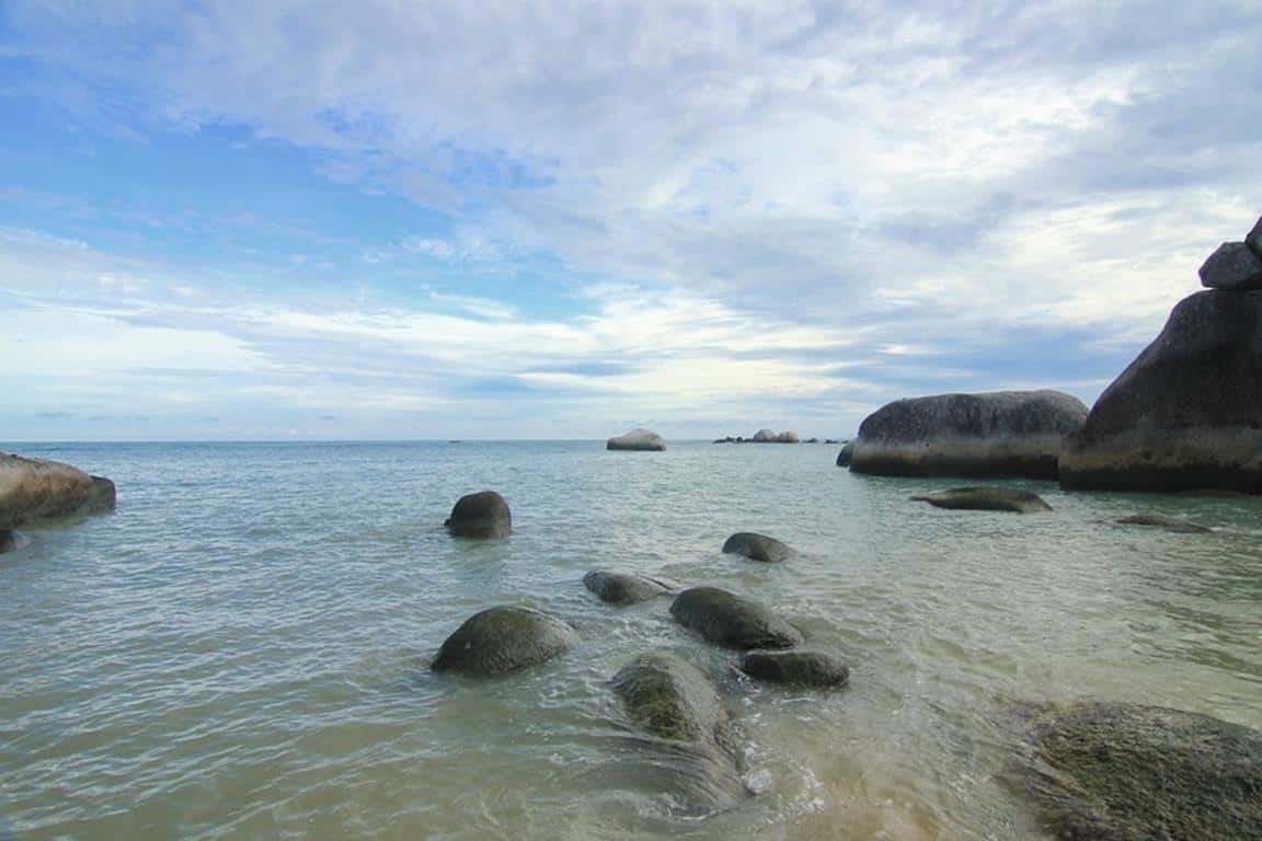 Pantai Penyabong (Copy), 1. Pantai Parai Tenggiri, 2. Pantai Romodong, 3. Pantai Penyusuk, 4. Pantai Tikus, 5. Pantai Tanjung Tinggi, 6. Pantai Tanjung Kelayang, 7. Pantai Pasir Padi, 8. Pantai Serdang, 10. Pantai Tongaci