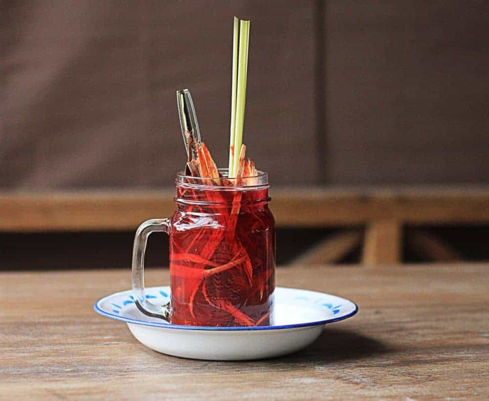 Wedang Jaselang, 1. Wedang Pokak, 3. Es Sinom, 4. Wedang Jaselang, 5. Es Gudir, 6. Jamu Kebonagung, 7. Sari Temulawak (Bersoda), 8. Wedang Angsle, 9. Wedang Cemue, 10. Es Buto Ijo