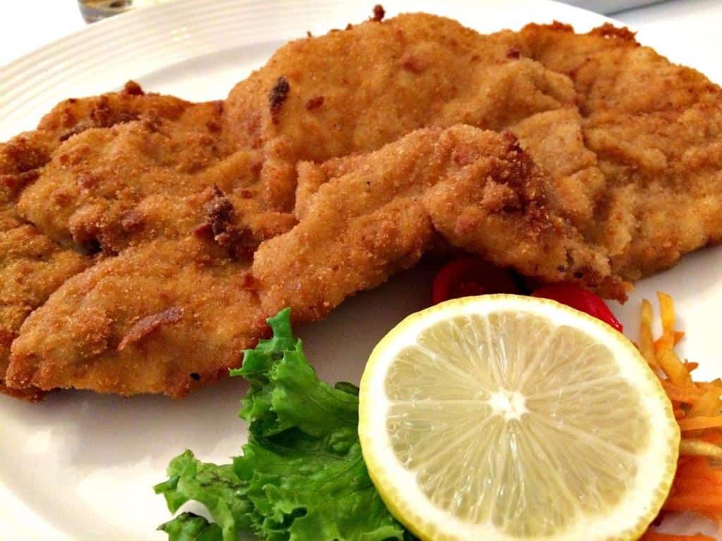 Wiener Schnitzel (Copy), 1. Bratwurst, 2. Gulaschuppe, 3. Falscher Hase, 4. Kartoffelsalat, 5. Sauerkraut, 6. Wiener Schnitzel, 7. Apfelstrudel, 8. Bienenstich, 9. Lebkuchen, 10. Bretzel