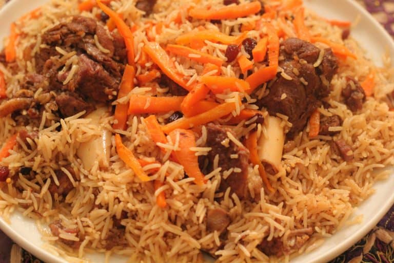 kabuli pulao, 1. Chicken Karahi, 2. Halwa Poori, 3. Seekh Kebab, 4. Nihari, 5. Kabuli Pulao, 6. Sajji, 7. Haleem, 8. Chicken Jalfrezi, 9. Aloo Paratha, 10. Lassi, 11. Falooda, 12. Noon Chai