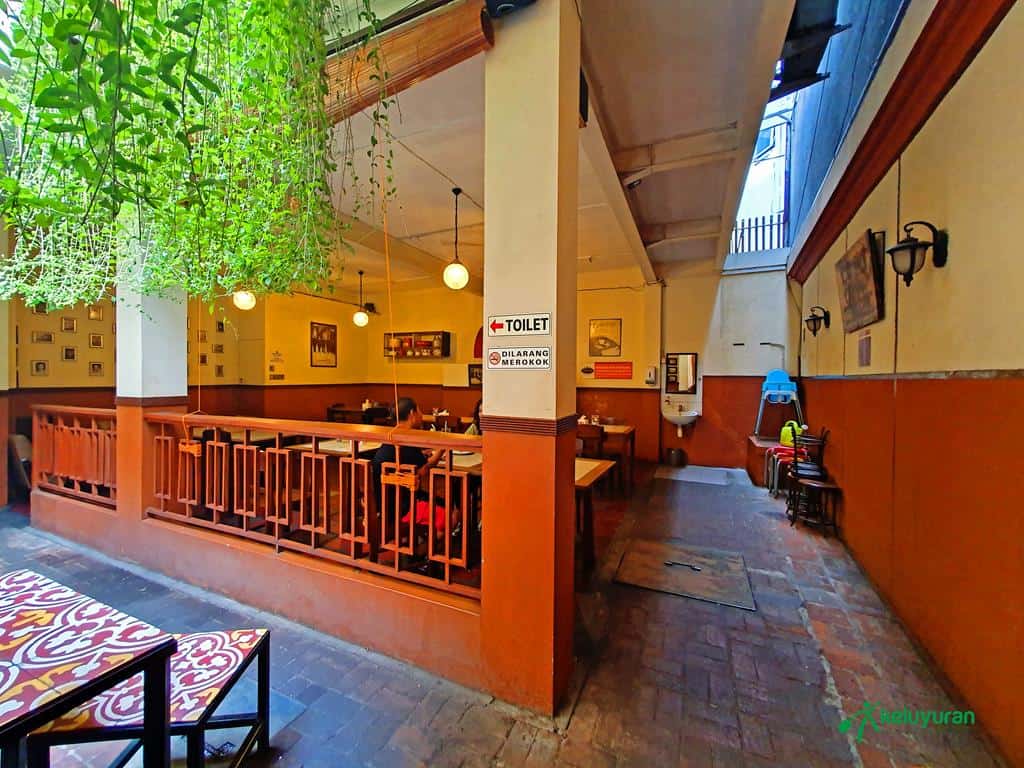 warkop 5, Menu di Warung Kopi Purnama, Harga Makanan dan Minuman, Suasana di Warung Kopi Purnama, Lokasi dan Jam Operasional