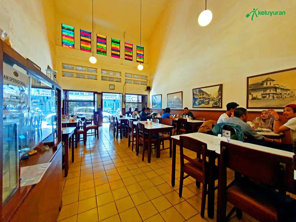 warkop purnama 1, Menu di Warung Kopi Purnama, Harga Makanan dan Minuman, Suasana di Warung Kopi Purnama, Lokasi dan Jam Operasional