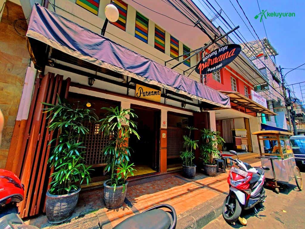 warkop purnama 4, Menu di Warung Kopi Purnama, Harga Makanan dan Minuman, Suasana di Warung Kopi Purnama, Lokasi dan Jam Operasional