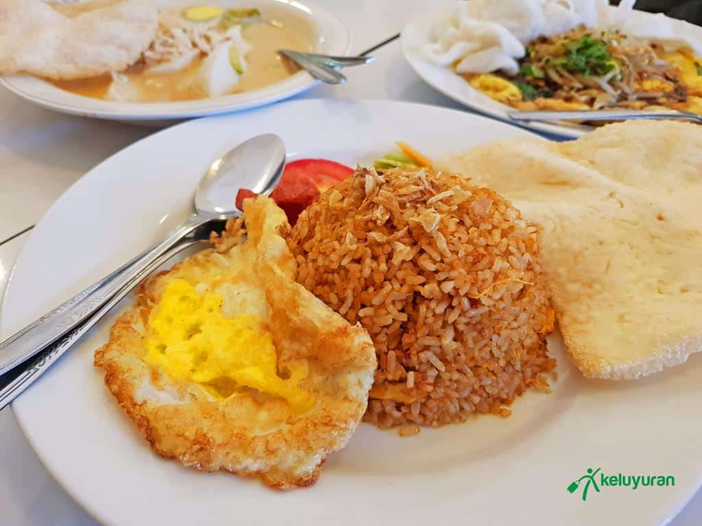 nasi goreng purnama, Menu di Warung Kopi Purnama, Harga Makanan dan Minuman, Suasana di Warung Kopi Purnama, Lokasi dan Jam Operasional