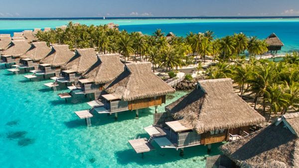 Bora-bora, 1. Maladewa, 2. Bora-bora, 3. Palawan, Filipina, 4. Pulau Galapagos, Ekuador, 5. Santorini, Yunani, 6. Crete, Yunani, 7. Seychelles, 8. Bali, Indonesia, 10. Moorea, Polinesia Perancis