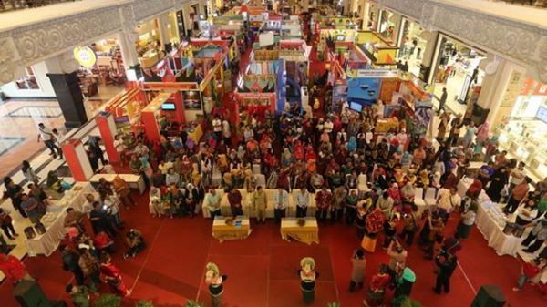Datang ke Suatu Event, 1. Kumpul Keluarga, 2. Hangout Bersama Teman, 3. Travelling, 4. Olahraga, 5. Istirahat, 6. Melakukan Hobi, 7. Mengerjakan Pekerjaan Rumah, 8. Membuat Tugas, 9. Datang ke Suatu Event, 10. Nonton Film