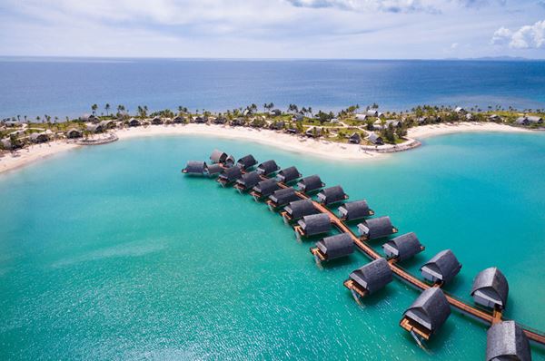 Fiji, 1. Maladewa, 2. Bora-bora, 3. Palawan, Filipina, 4. Pulau Galapagos, Ekuador, 5. Santorini, Yunani, 6. Crete, Yunani, 7. Seychelles, 8. Bali, Indonesia, 10. Moorea, Polinesia Perancis