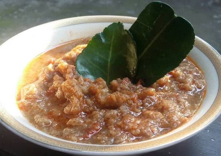 Glotak, 1. Tahu Hasan (Tahu Aci), 2. Sega Lengko, 3. Rujak Teplak, 4. Kemronyos, 5. Tahu Upil, 6. Kupat Bongkok, 7. Kupat Glabed, 8. Nasi Bogana, 9. Nasi Ponggol, 10. Nasi Langgi, 11. Glotak, 12. Soto Sedap Malam Jenggot