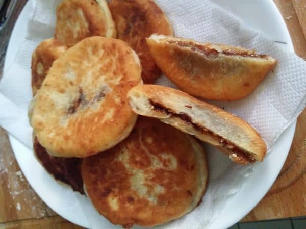 Hotteok, 1. Bungeo-ppang, 2. Hotteok, 3. Kkul-tarae, 4. Yakgwa, 5. Bupyeon, 6. Dasik, 7. Bukkumi, 8. Yumilgwa, 9. Yaksik, 10. Hwangnam, 11. Gangjeong, 12. Jeonggwa