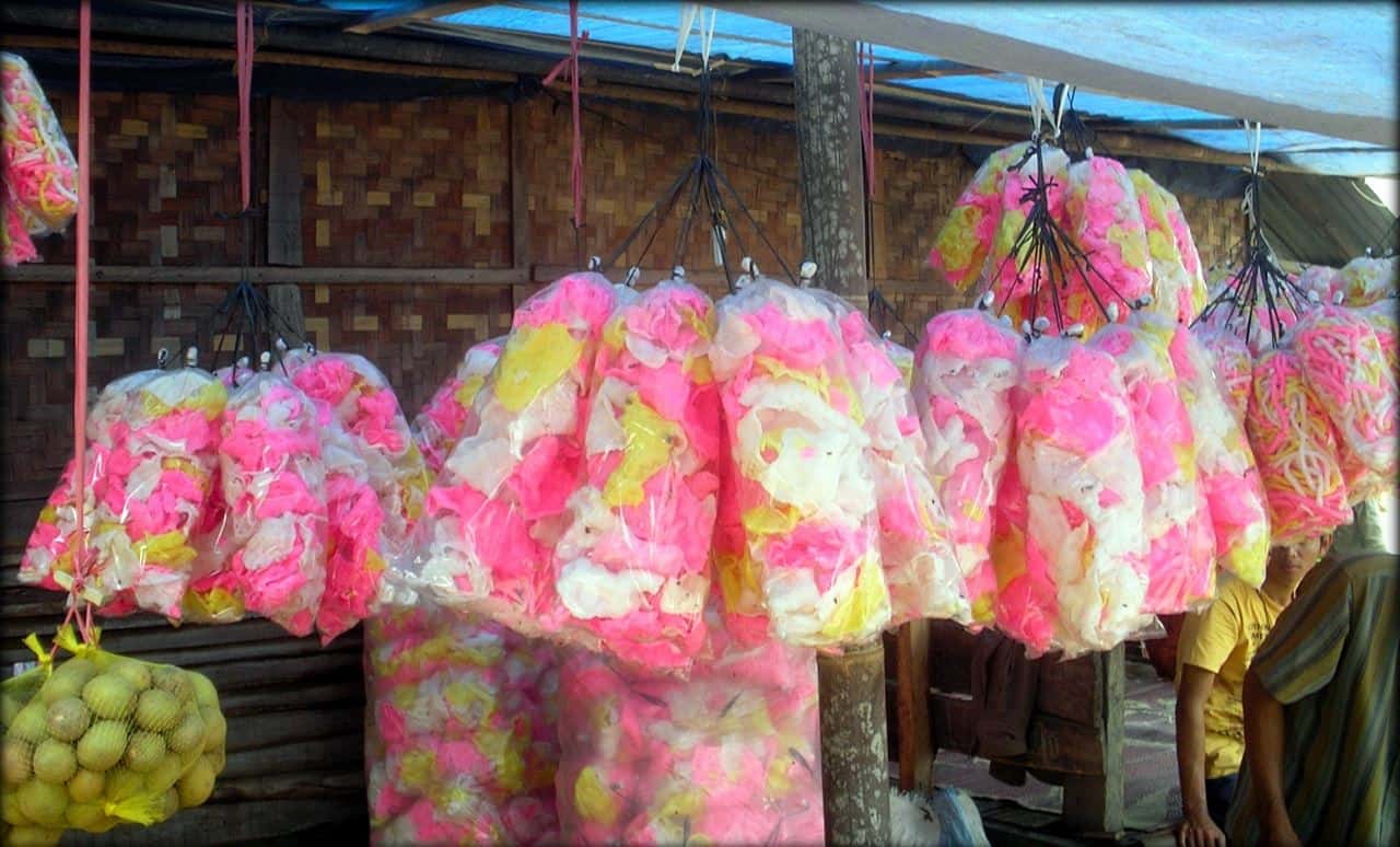 Jalan Raya Plered, 1. Toko Daud, 2. Jalan Raya Plered, 3. Pasar Pagi, 4. Toko Pangestu, 5. Kampung Batik Trusmi, 6. Pasar Kanoman