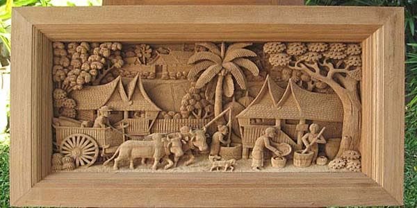 Pahatan Kayu, 1. Batik, 2. Wayang, 4. Sambal Khas, 5. Miniatur Khas, 7. Olahan Makanan Khas, 8. Kain Tenun, 9. Pahatan Kayu, 10. Kerajinan Kulit