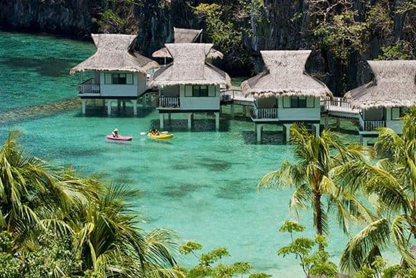 Palawan, Filipina, 1. Maladewa, 2. Bora-bora, 3. Palawan, Filipina, 4. Pulau Galapagos, Ekuador, 5. Santorini, Yunani, 6. Crete, Yunani, 7. Seychelles, 8. Bali, Indonesia, 10. Moorea, Polinesia Perancis