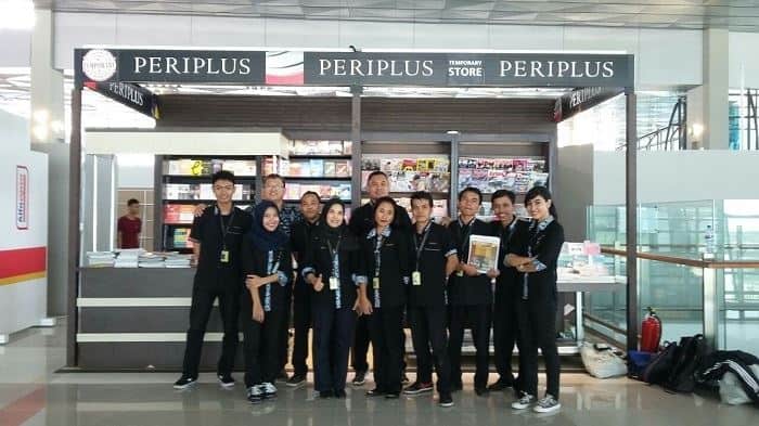 Periplus, 1. Gramedia Alam Sutera, 2. Books &amp; Beyond, 3. Daska Buku, 4. Periplus, 5. Mitra Media, 6. Toko Buku 21, 7. Rumah Humairoh, 8. Intermedia Book Store, 9. Gunung Agung Tang City Mall, 10. Toko Buku Bawana