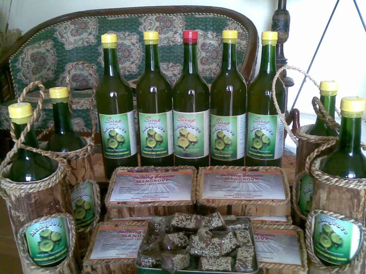 Sirop Mangrove Bogem, 1. Toko Oleh-Oleh Panen Raya Surabaya, 2. Toko Bhek Putra, 3. Toko Wisata Rasa, 4. Pasar Turi, 5. Pasar Genteng Baru Surabaya, 6. Sambal Bu Rudy, 7. Sirop Mangrove Bogem, 8. Bunarendang, 9. Spikoe Resep Kuno, 10. Cak Cuk
