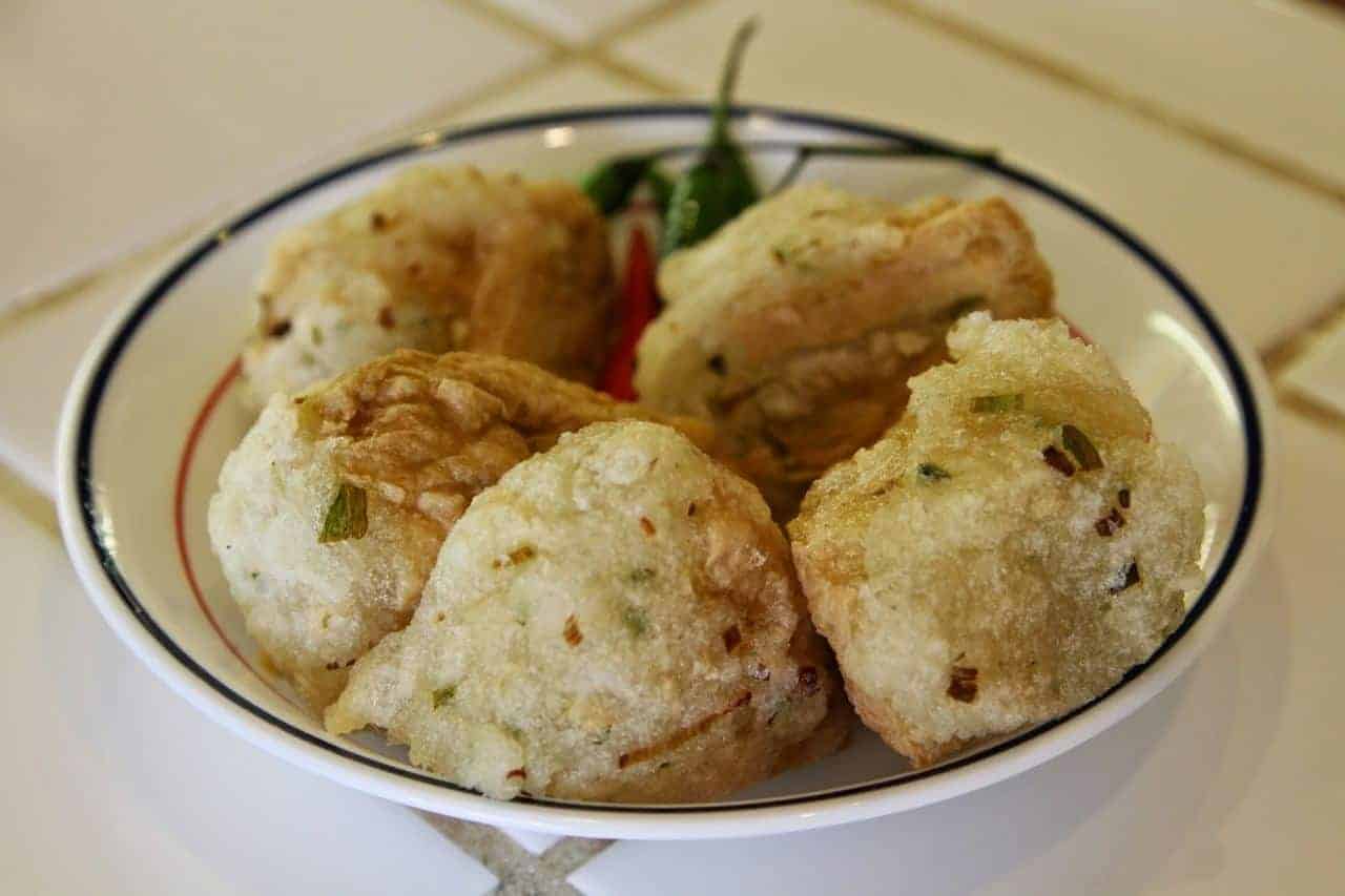 Tahu Upil, 1. Tahu Hasan (Tahu Aci), 2. Sega Lengko, 3. Rujak Teplak, 4. Kemronyos, 5. Tahu Upil, 6. Kupat Bongkok, 7. Kupat Glabed, 8. Nasi Bogana, 9. Nasi Ponggol, 10. Nasi Langgi, 11. Glotak, 12. Soto Sedap Malam Jenggot